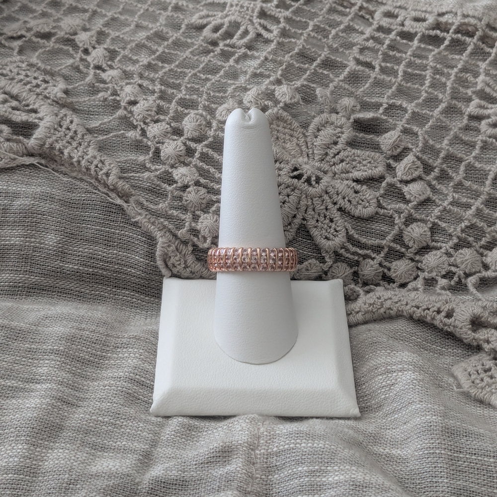 Elegant Pink Rose Gold Women's Ring